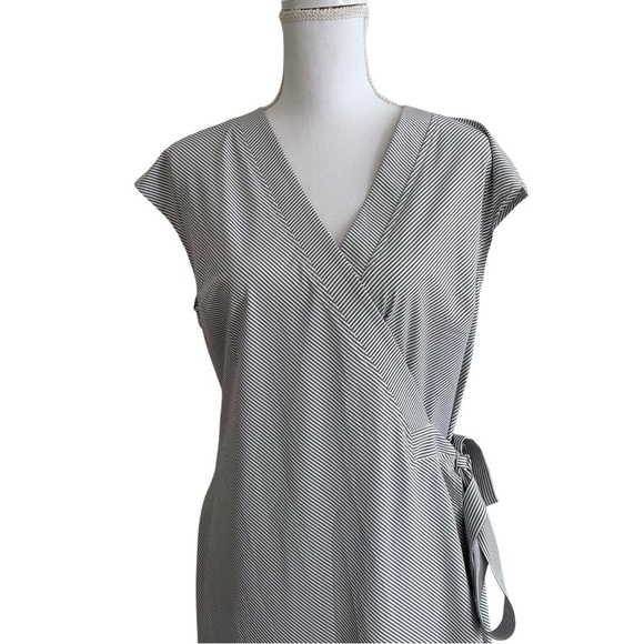 Athleta Newport Wrap Dress City Stripe Black/Sea Salt Medium - Picture 10 of 13